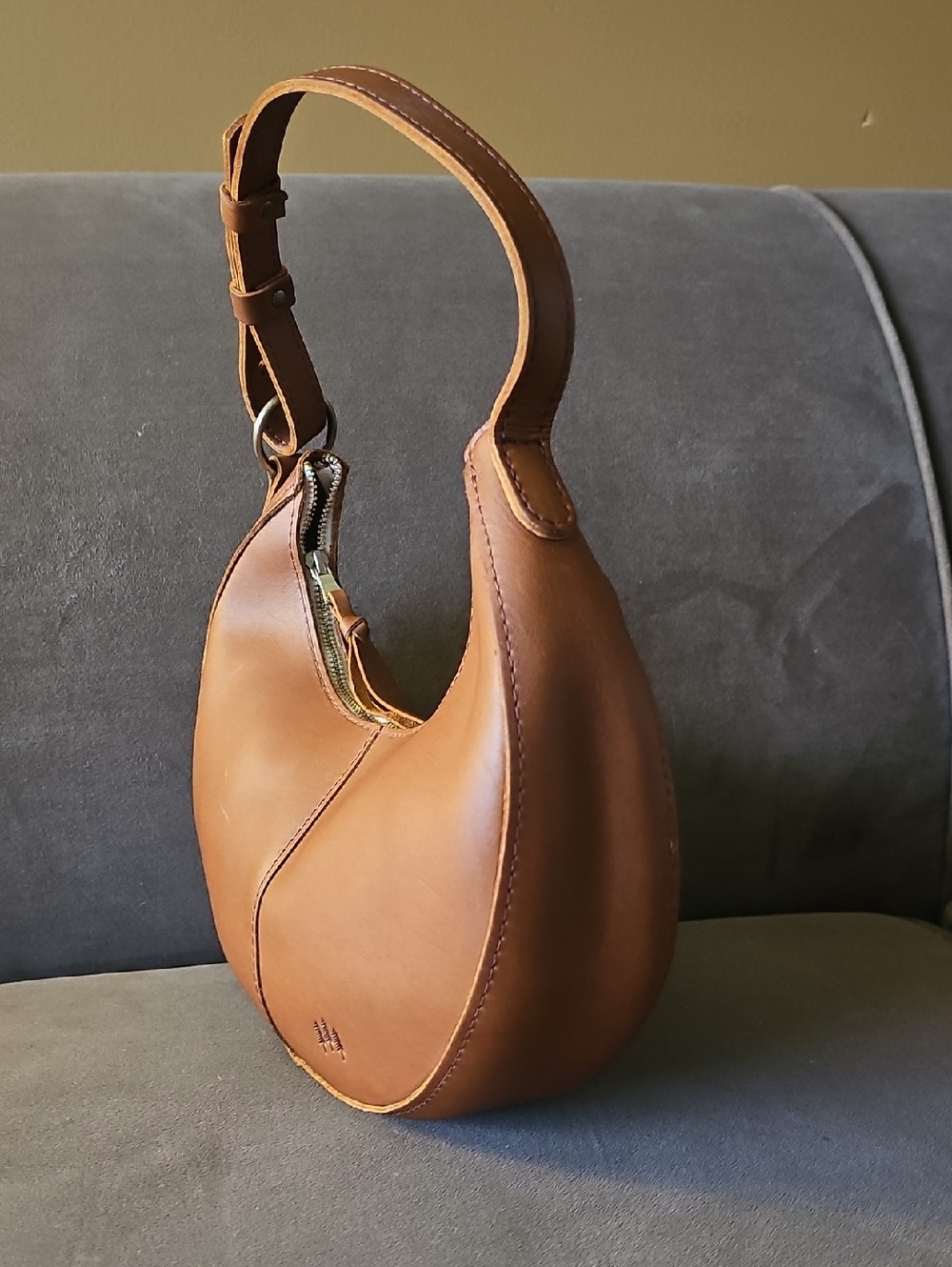 Portland Leather Goods Nora Shoulder Bag in the color Honey - Picture 4 of 7
